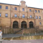 Calle Alfonso III el Magno, 22